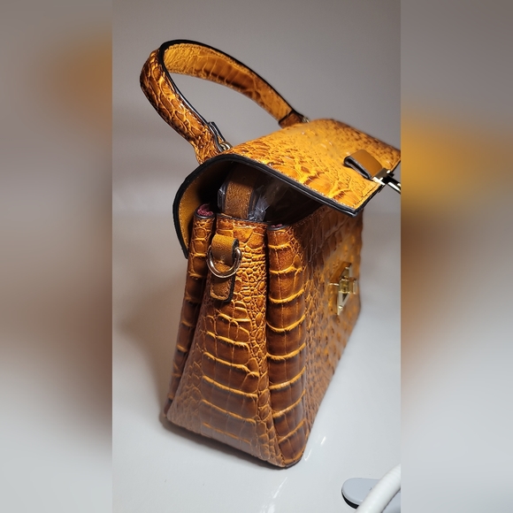 Handbag - Picture 4 of 12